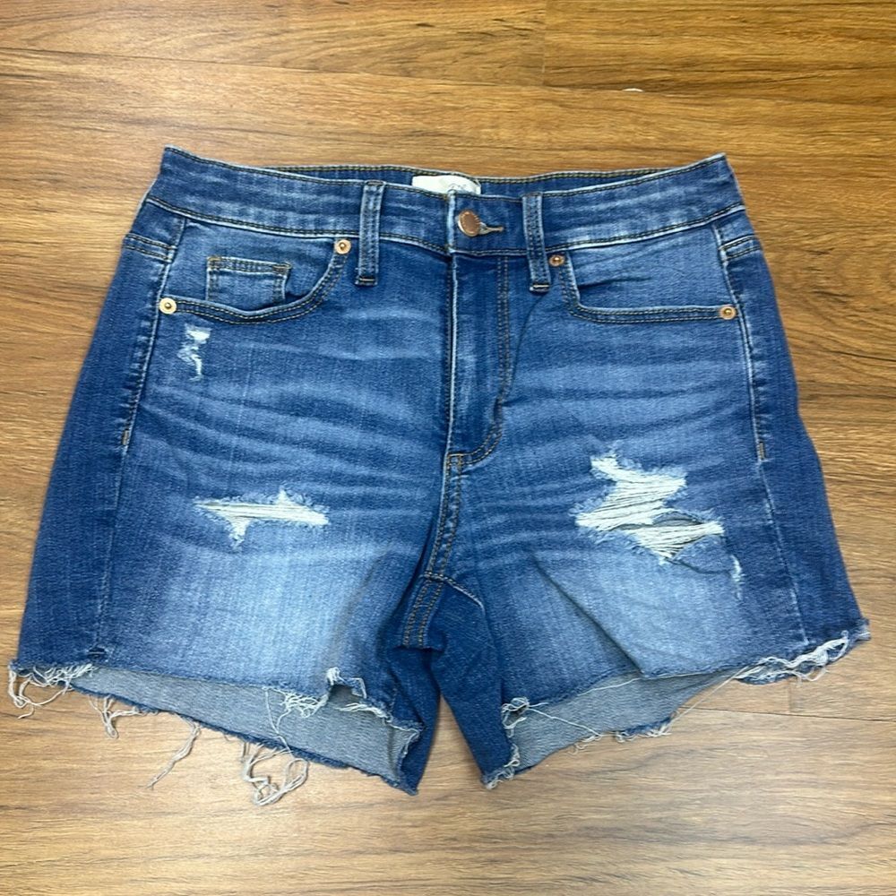 Universal Thread High Rise Midi Shorts Women's Sz 2/6 Blue Distressed Raw Hem